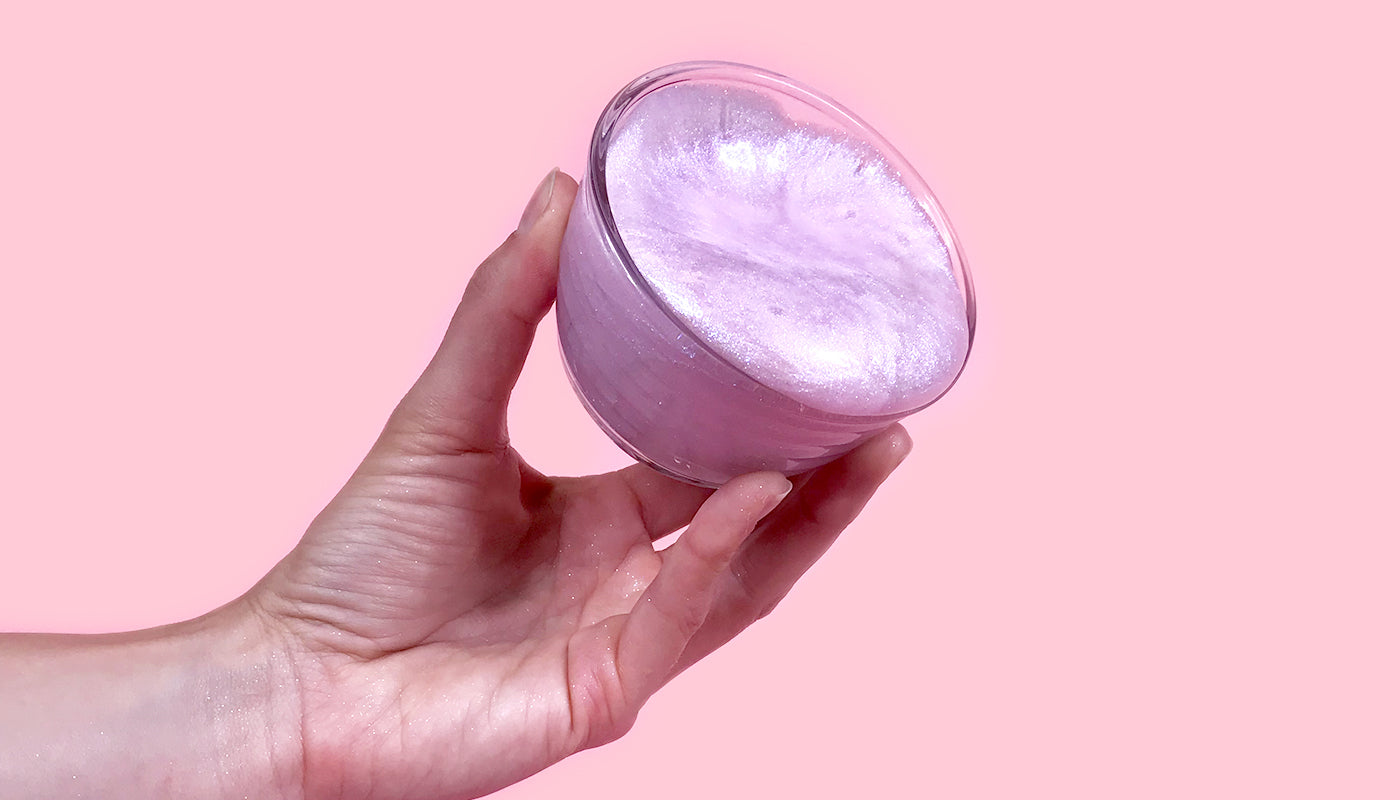 How to Make Glossy Slime at Home in 4 Easy Steps