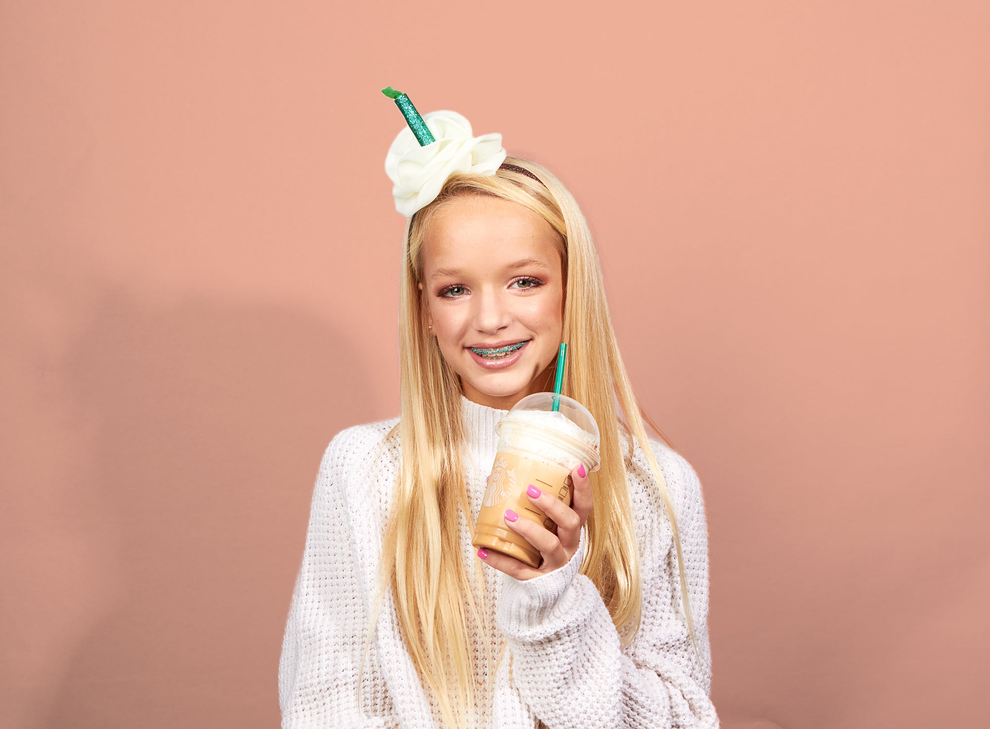 The Perfect Makeup Look for Your Pumpkin Spice Latte Costume